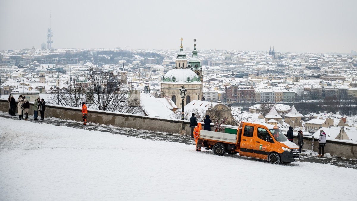 Sníh zasypal Prahu