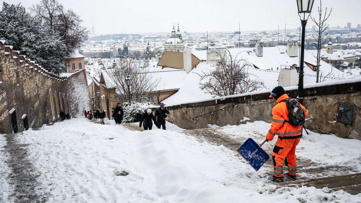 Sníh zasypal Prahu
