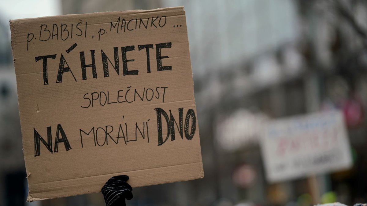 Česko na Staroměstském a Václavském náměstí mohutně demonstruje na podporu Pavla