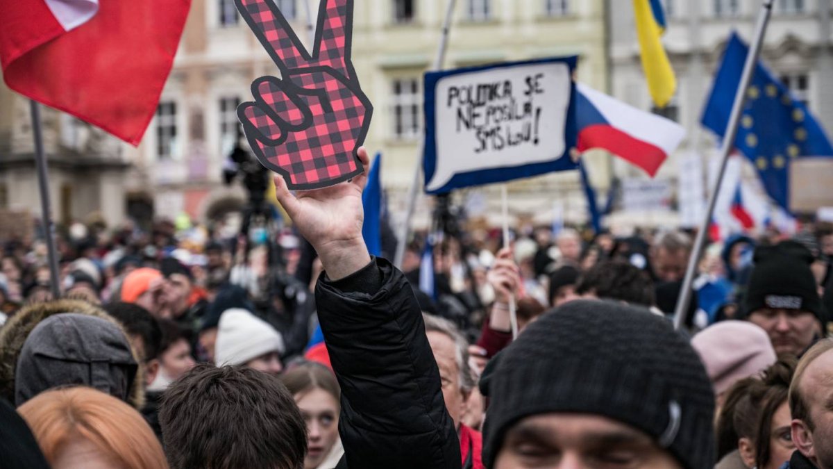 Česko na Staroměstském a Václavském náměstí mohutně demonstruje na podporu Pavla