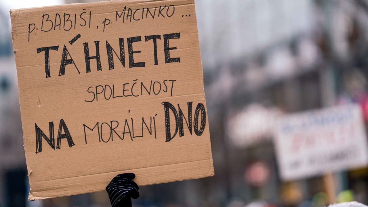 Česko na Staroměstském a Václavském náměstí mohutně demonstruje na podporu Pavla