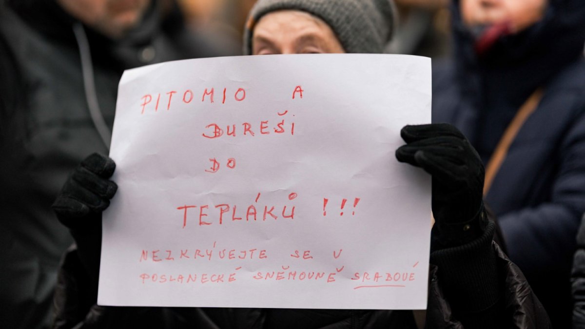 Česko na Staroměstském a Václavském náměstí mohutně demonstruje na podporu Pavla