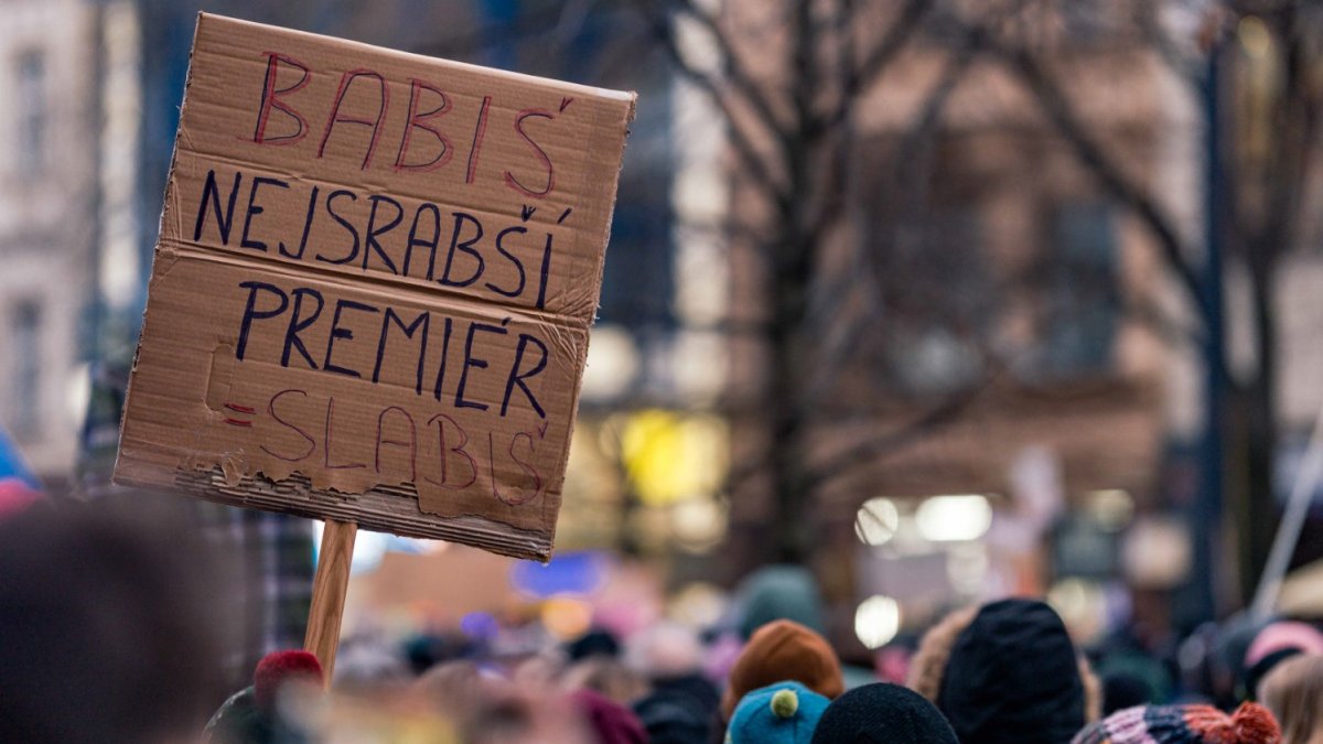 Česko na Staroměstském a Václavském náměstí mohutně demonstruje na podporu Pavla