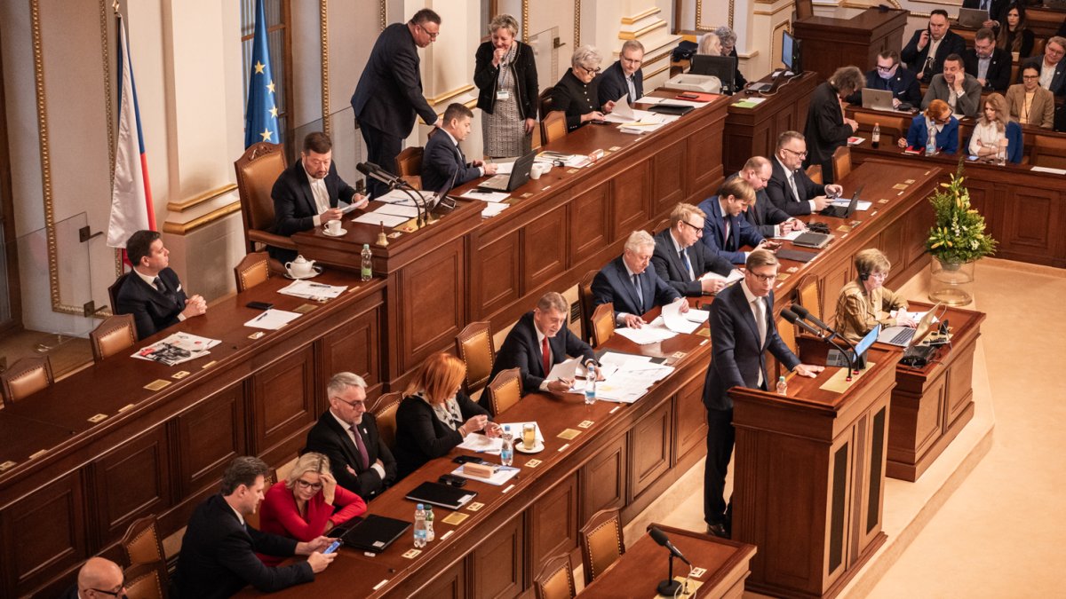 Poslanecká sněmovna jedná o vyslovení nedůvěry vládě. (3.2.2026)