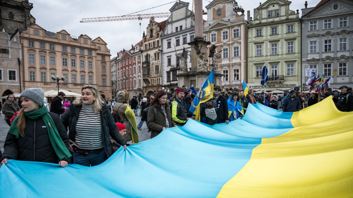 Na Staroměstském náměstí se koná demonstrace na podporu Ukrajiny. (21.2.2026)
