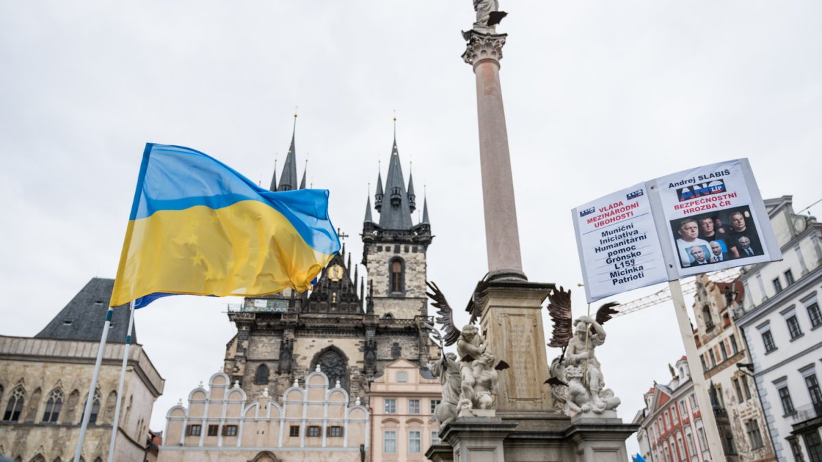 Na Staroměstském náměstí se koná demonstrace na podporu Ukrajiny. (21.2.2026)