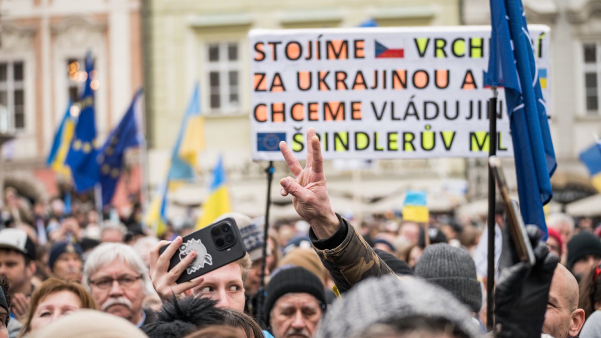 Na Staroměstském náměstí se koná demonstrace na podporu Ukrajiny. (21.2.2026)