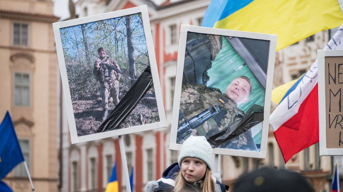 Na Staroměstském náměstí se koná demonstrace na podporu Ukrajiny. (21.2.2026)