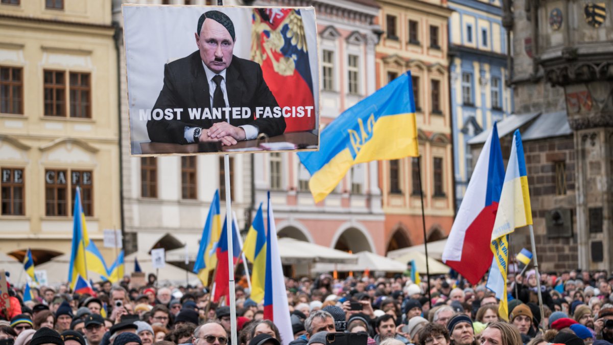 Na Staroměstském náměstí se koná demonstrace na podporu Ukrajiny. (21.2.2026)
