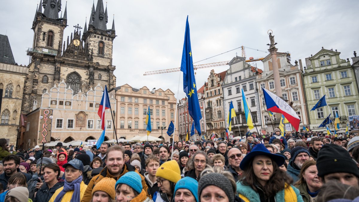 Na Staroměstském náměstí se koná demonstrace na podporu Ukrajiny. (21.2.2026)