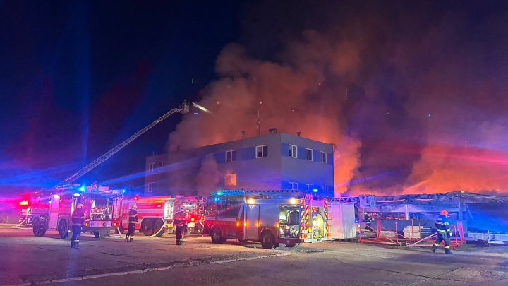 Policie vyšetřuje požár v Pardubicích pro podezření z terorismu. 