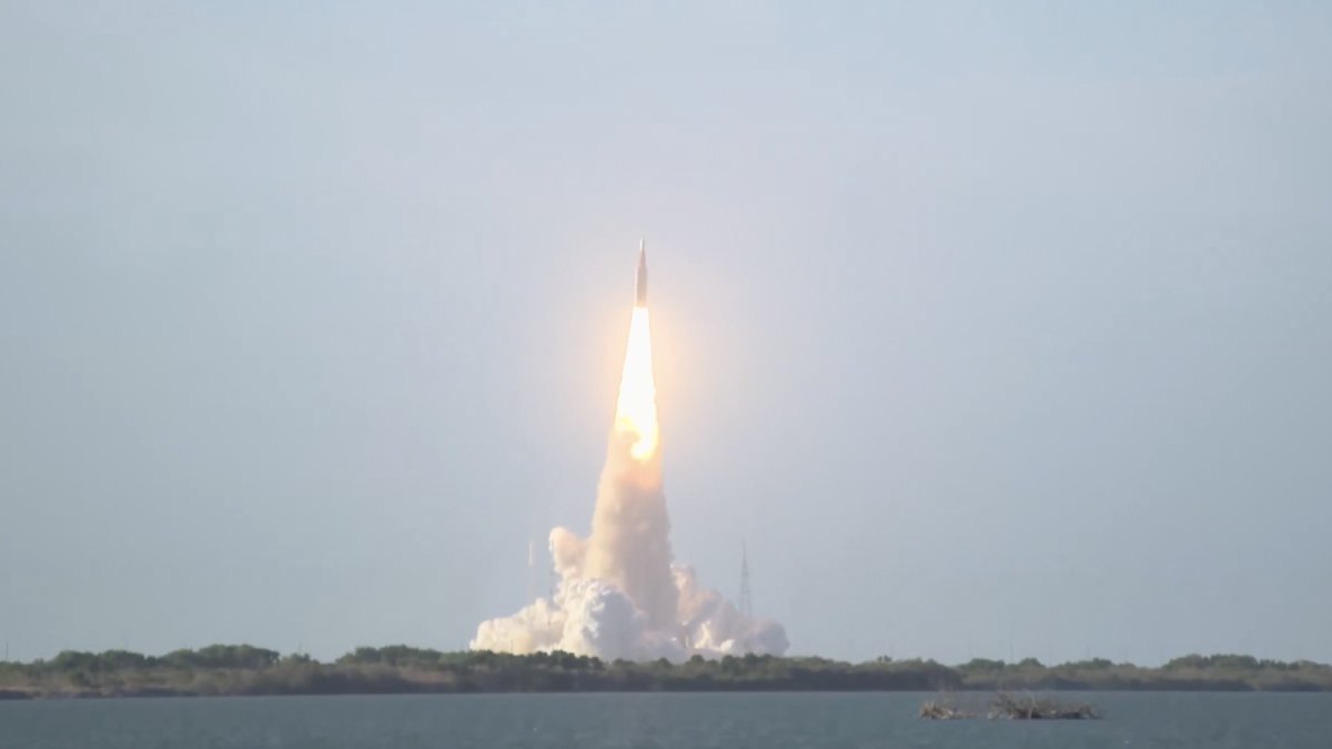 Mise Artemis II úspěšně odstartovala. 