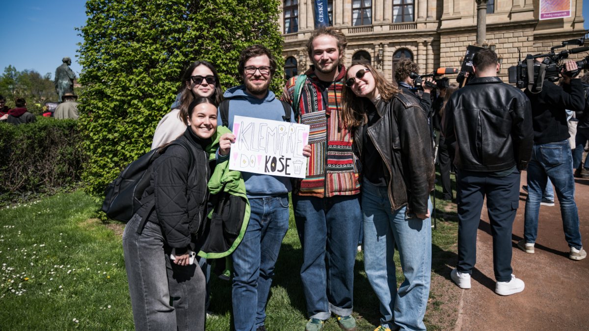 Demonstrace na podporu veřejnoprávních médií