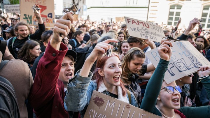 Demonstrace na podporu veřejnoprávních médií