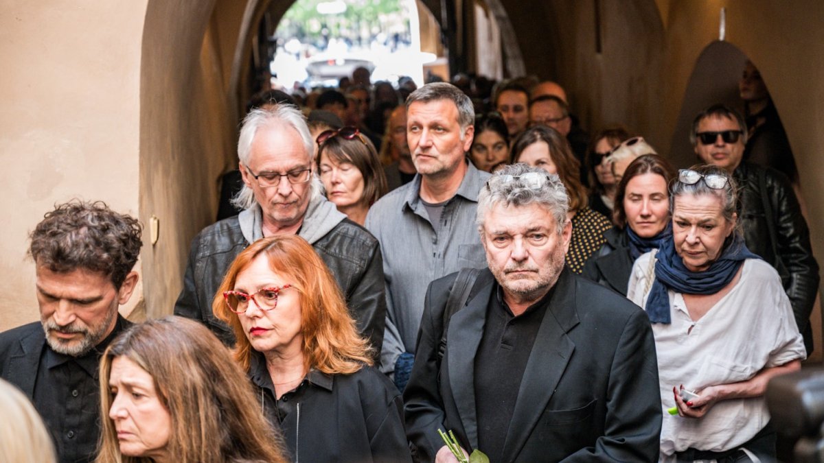 Češi se rozloučili s hercem Janem Potměšilem