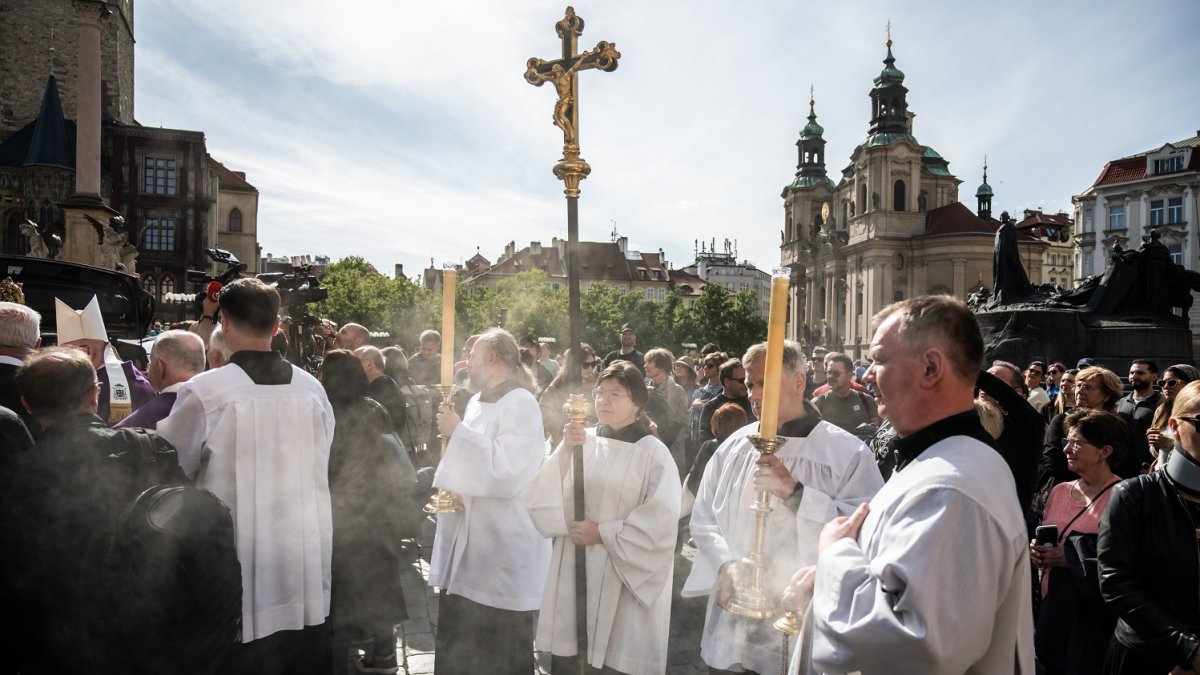 Češi se rozloučili s hercem Janem Potměšilem