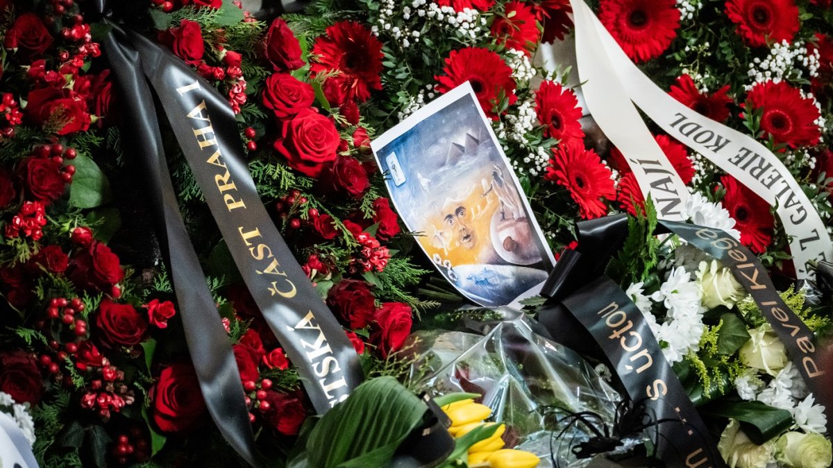 Češi se rozloučili s hercem Janem Potměšilem