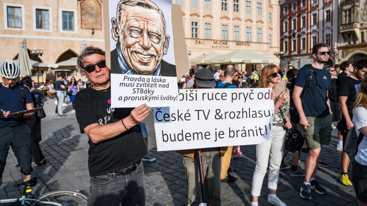 Akce s názvem „Ruce pryč od médií“