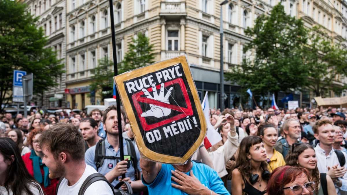 Akce s názvem „Ruce pryč od médií“