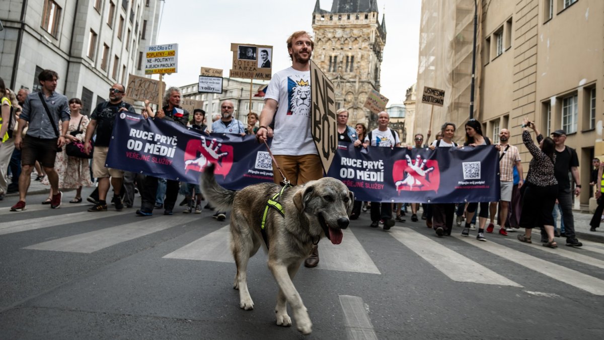 Akce s názvem „Ruce pryč od médií“