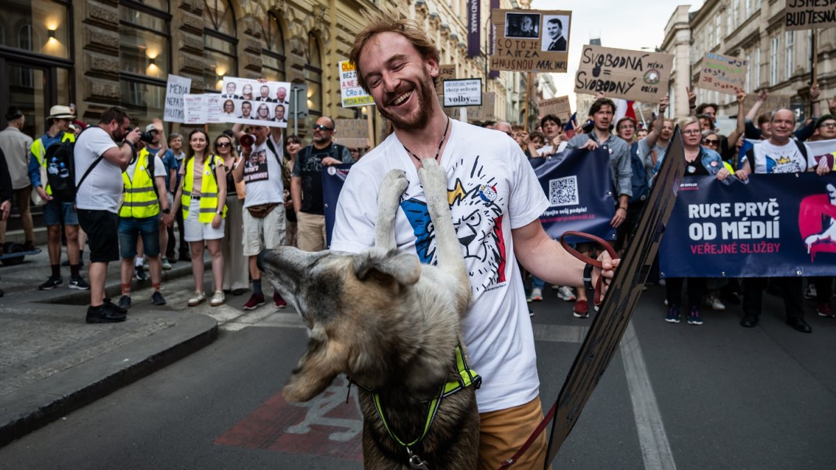 Akce s názvem „Ruce pryč od médií“