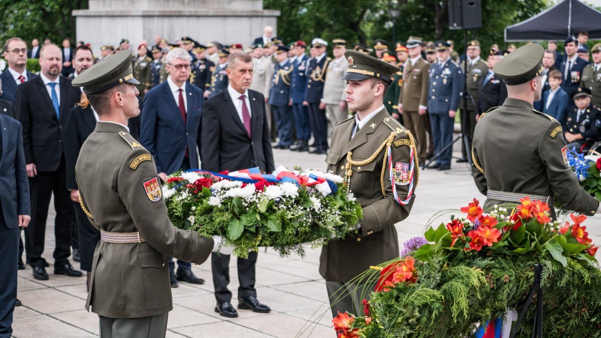 Připomínka konce II. světové války na pražském Vítkově