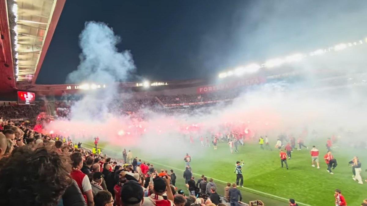 Slávisté vtrhli na hřiště a napadli hráče Sparty