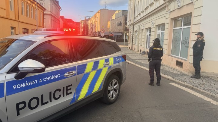 Policisté zadrželi muže se zbraní v Chomutově. (16.5.2026)