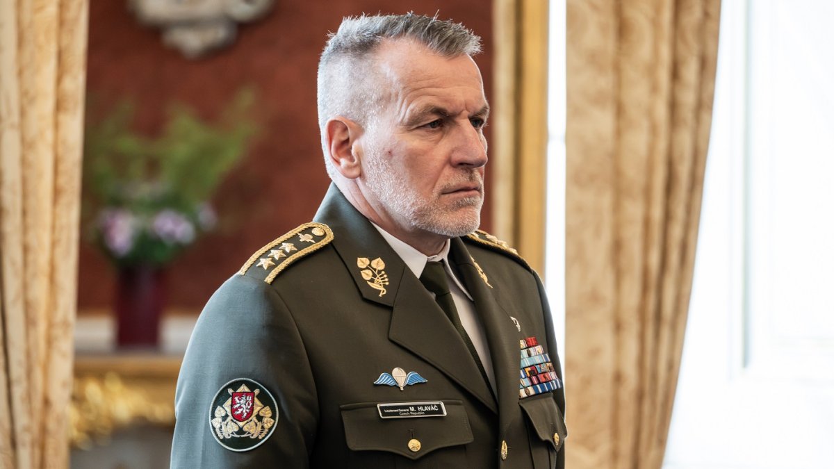 Prezident Petr Pavel jmenoval Miroslava Hlaváče novým náčelníkem generálního štábu Armády ČR (30.06.2026)