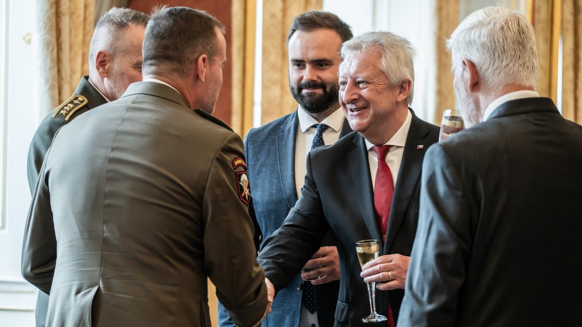 Prezident Petr Pavel jmenoval Miroslava Hlaváče novým náčelníkem generálního štábu Armády ČR (30.06.2026)
