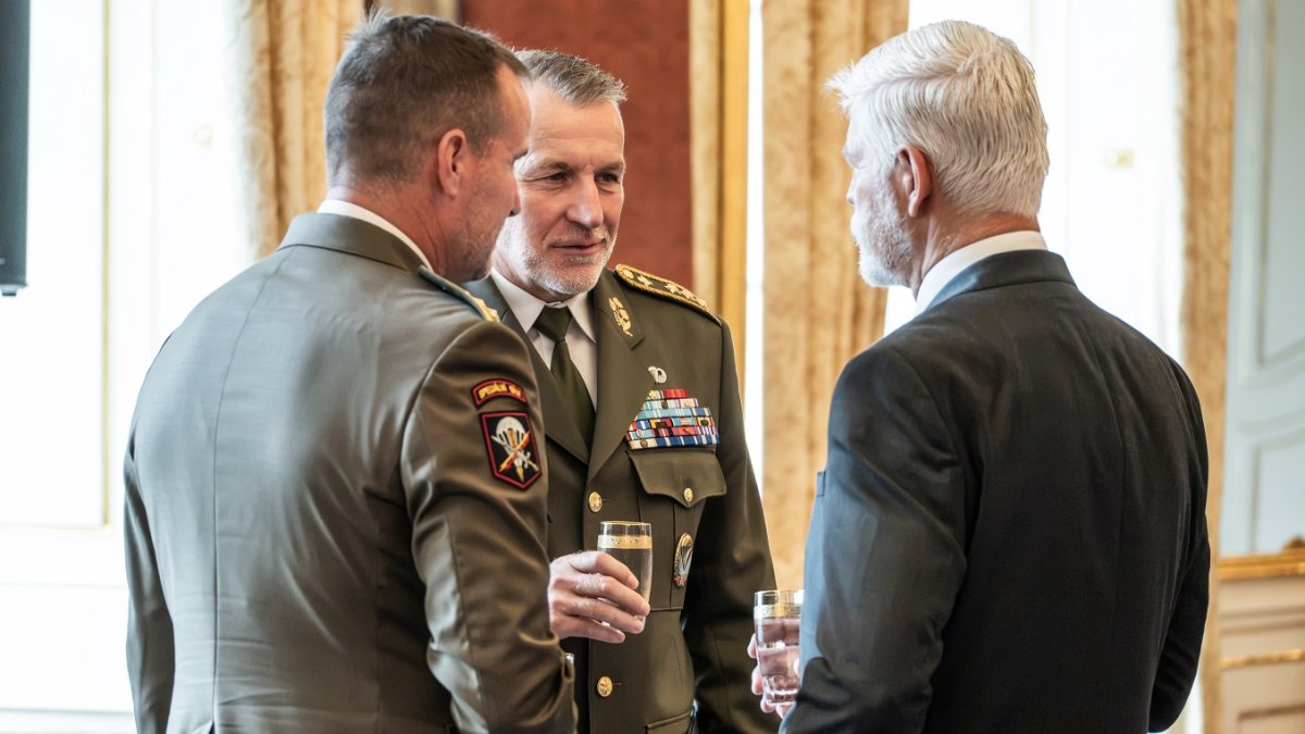 Prezident Petr Pavel jmenoval Miroslava Hlaváče novým náčelníkem generálního štábu Armády ČR (30.06.2026)