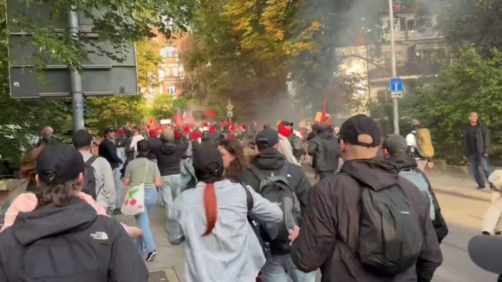V durynské metropoli Erfurtu demonstrují tisíce odpůrců AfD