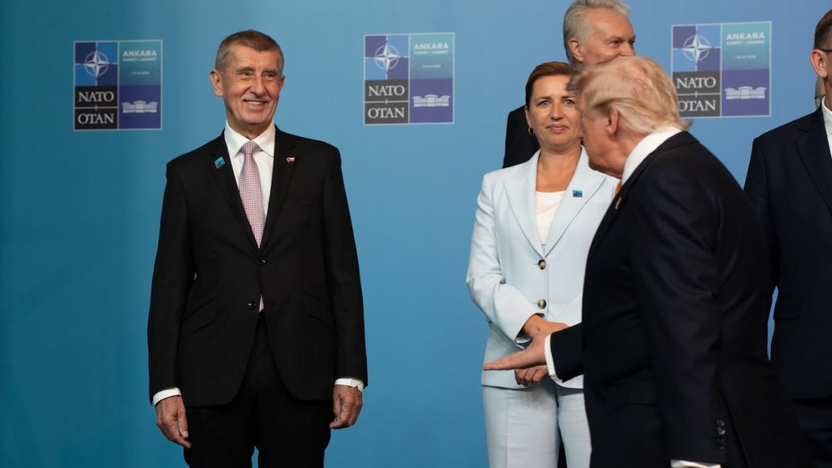 Andrej Babiš si podal ruku s Donaldem Trumpem. 