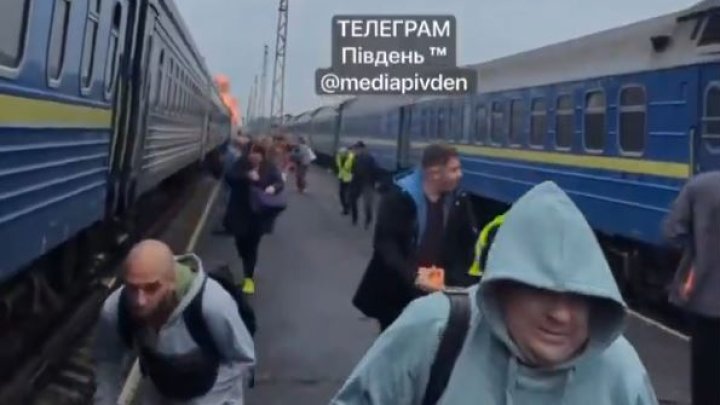 Rusové zaútočili na osobní vlak jen pár stovek metrů od polských hranic