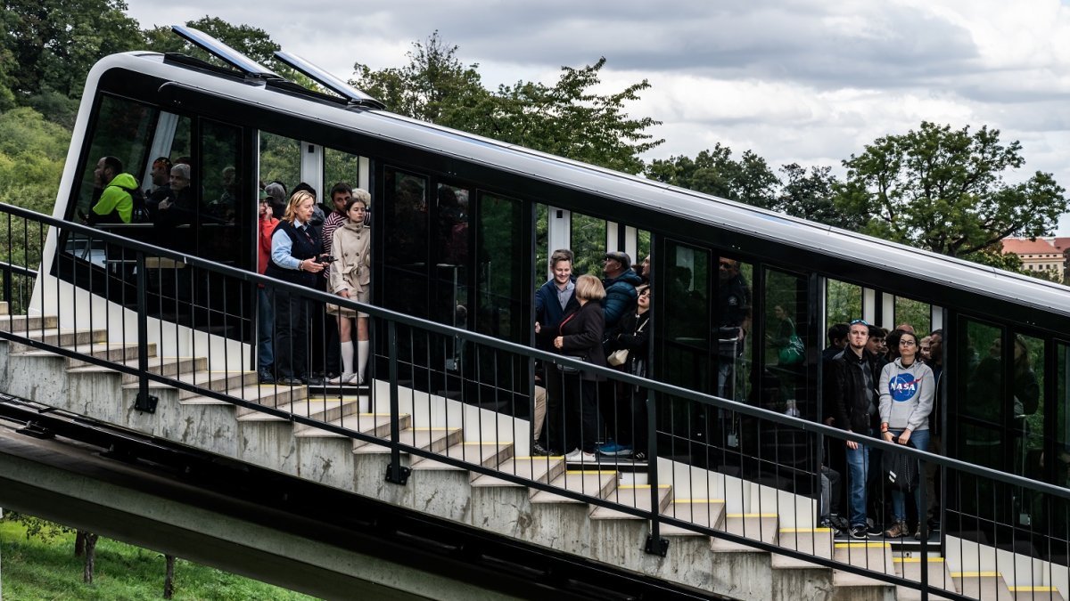 První den provozu nové lanové dráhy na pražském Petříně (22. září 2026)