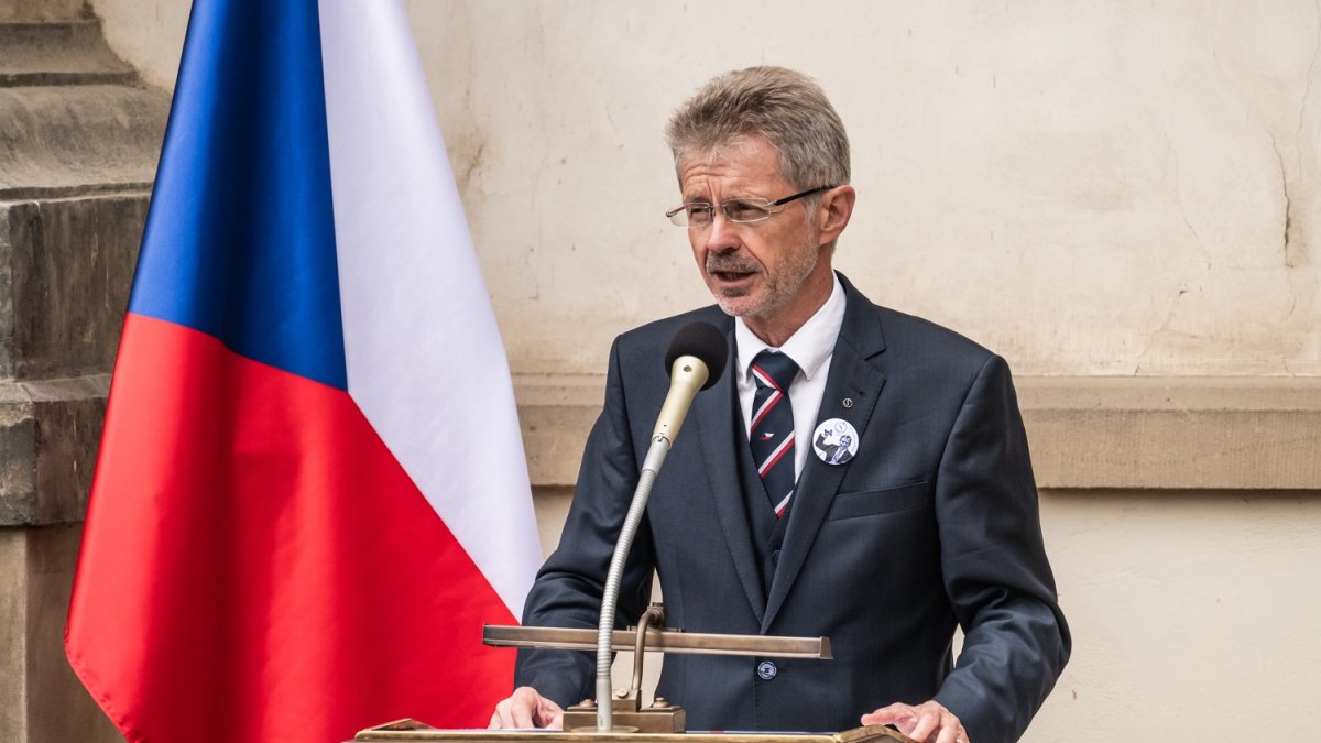 Senát uctil památku Václava Havla novou pamětní deskou