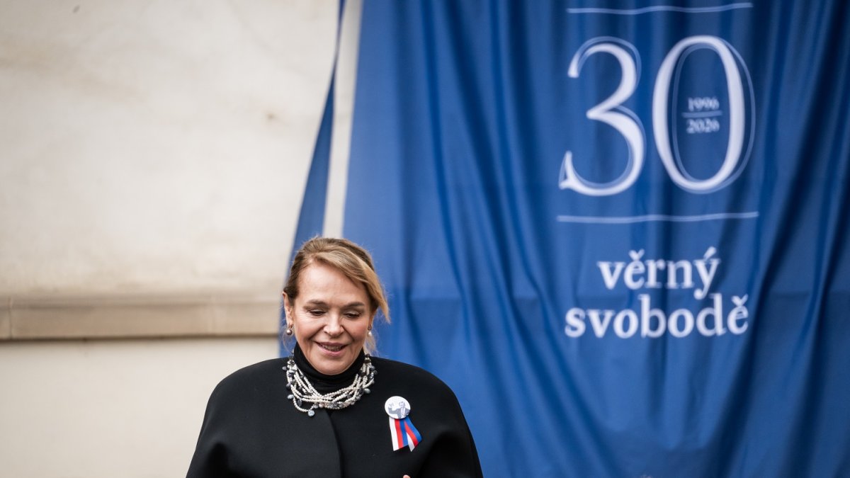 Senát uctil památku Václava Havla novou pamětní deskou