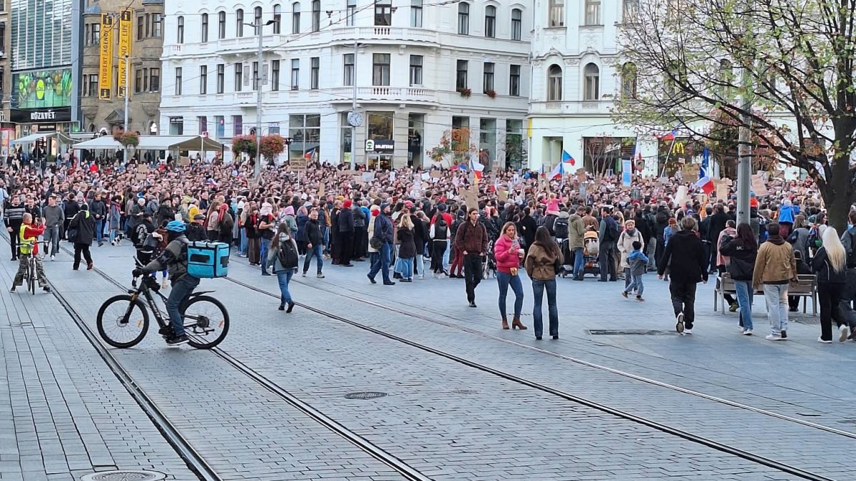 Demonstrace na podporu veřejnoprávních médií v Brně