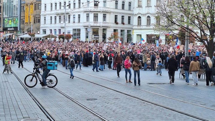 Demonstrace na podporu veřejnoprávních médií v Brně
