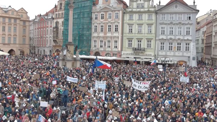 Demonstrace Milionu chvilek na podporu veřejnoprávních médií